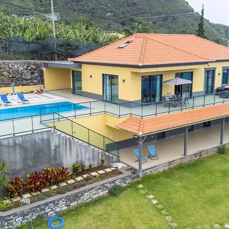 Shell House By Galmi * Arco da Calheta (Madeira)