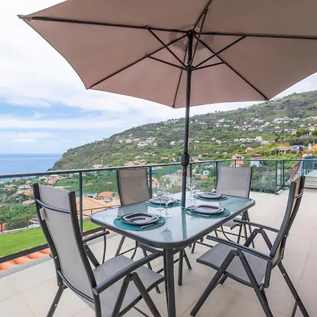 Shell House By Galmi * Arco da Calheta (Madeira)