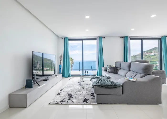 Shell House By Galmi * Arco da Calheta (Madeira)