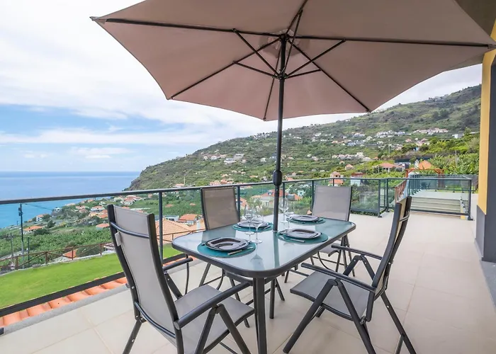 Shell House By Galmi * Arco da Calheta (Madeira)